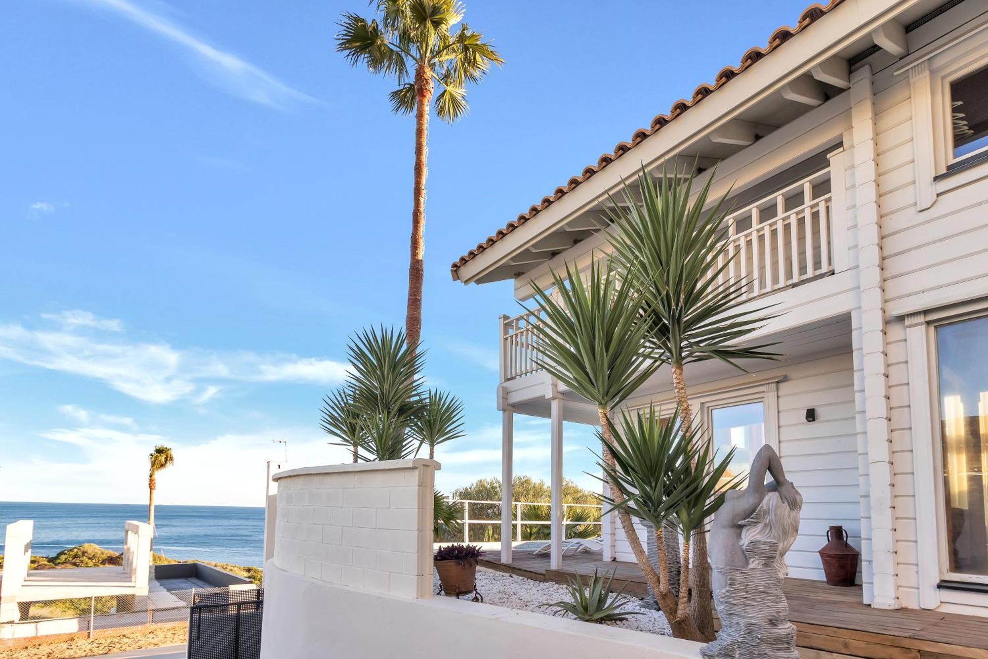 Increible Villa De Madera Con Vistas Al Mar Algeciras Exterior photo